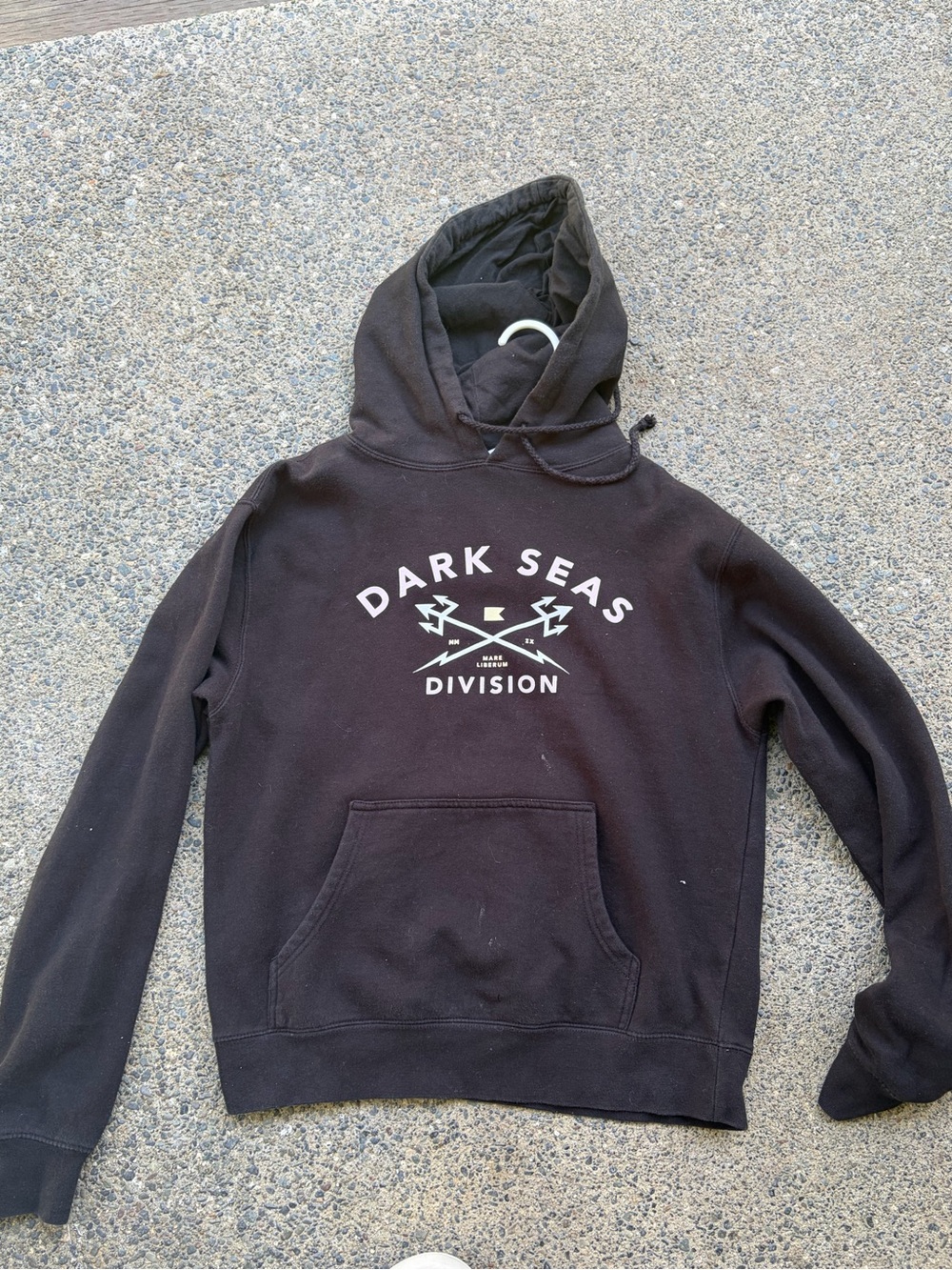 Dark seas Men's Black Graphic Hoodie